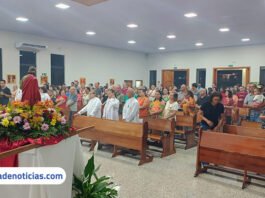 Fiéis lotam igreja do Jardim Novo Horizonte em celebração ao Dia de São Judas Tadeu